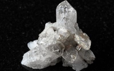 11月4日の誕生石(バースデーストーン)はセプター・クォーツで、石言葉は「誕生の喜び」です。