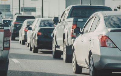 12月20日は、道路交通法施行記念日です。